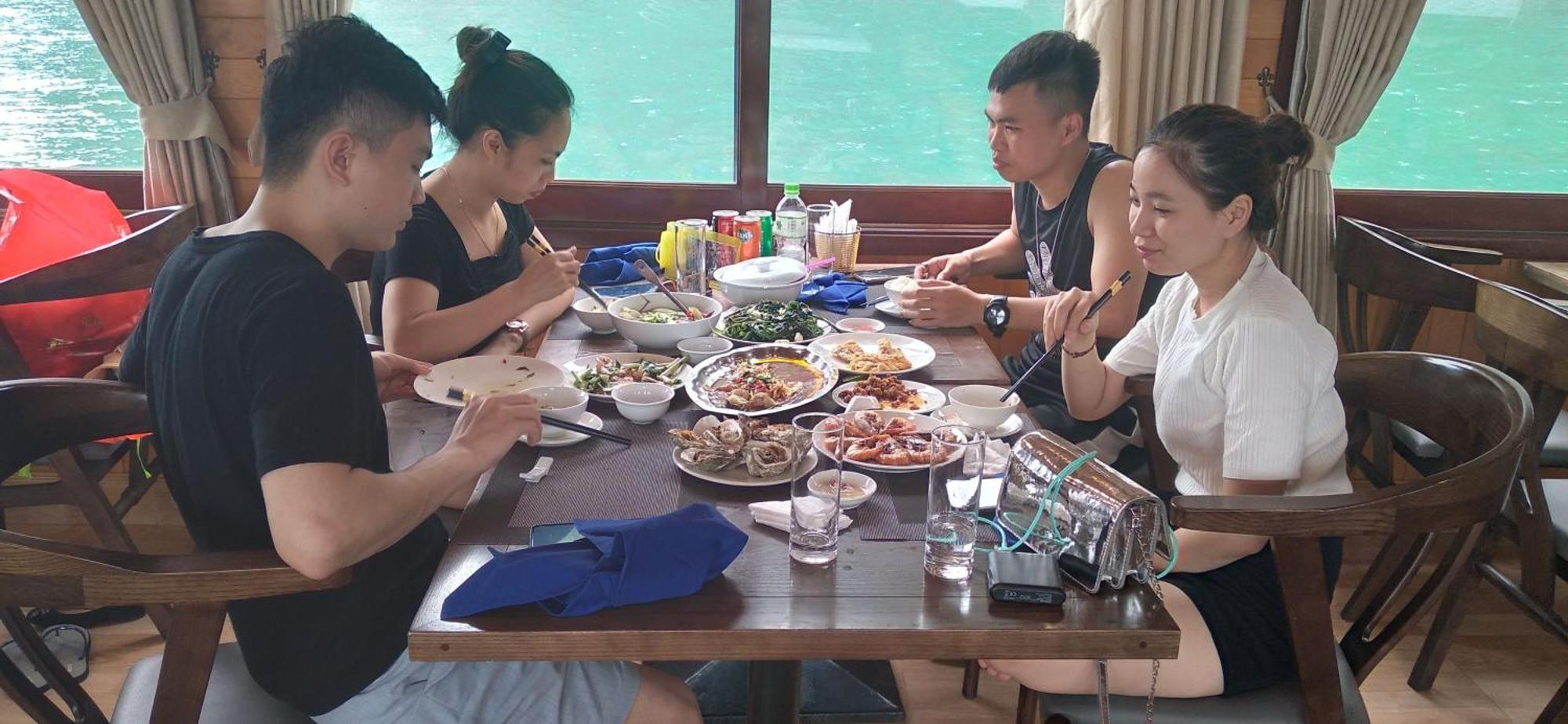 Cat Ba Victory Hostel Dong Khe Sau Luaran gambar